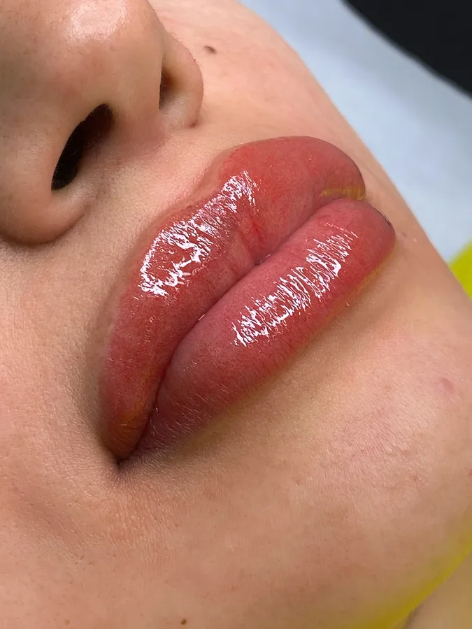 Lifted lashes with a soft effect.