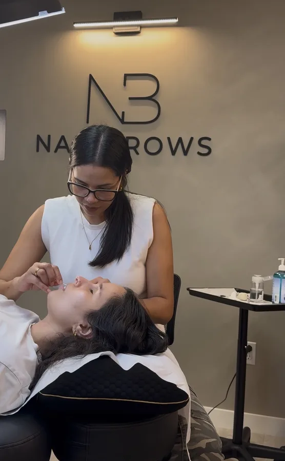 Final detail of a precise procedure.